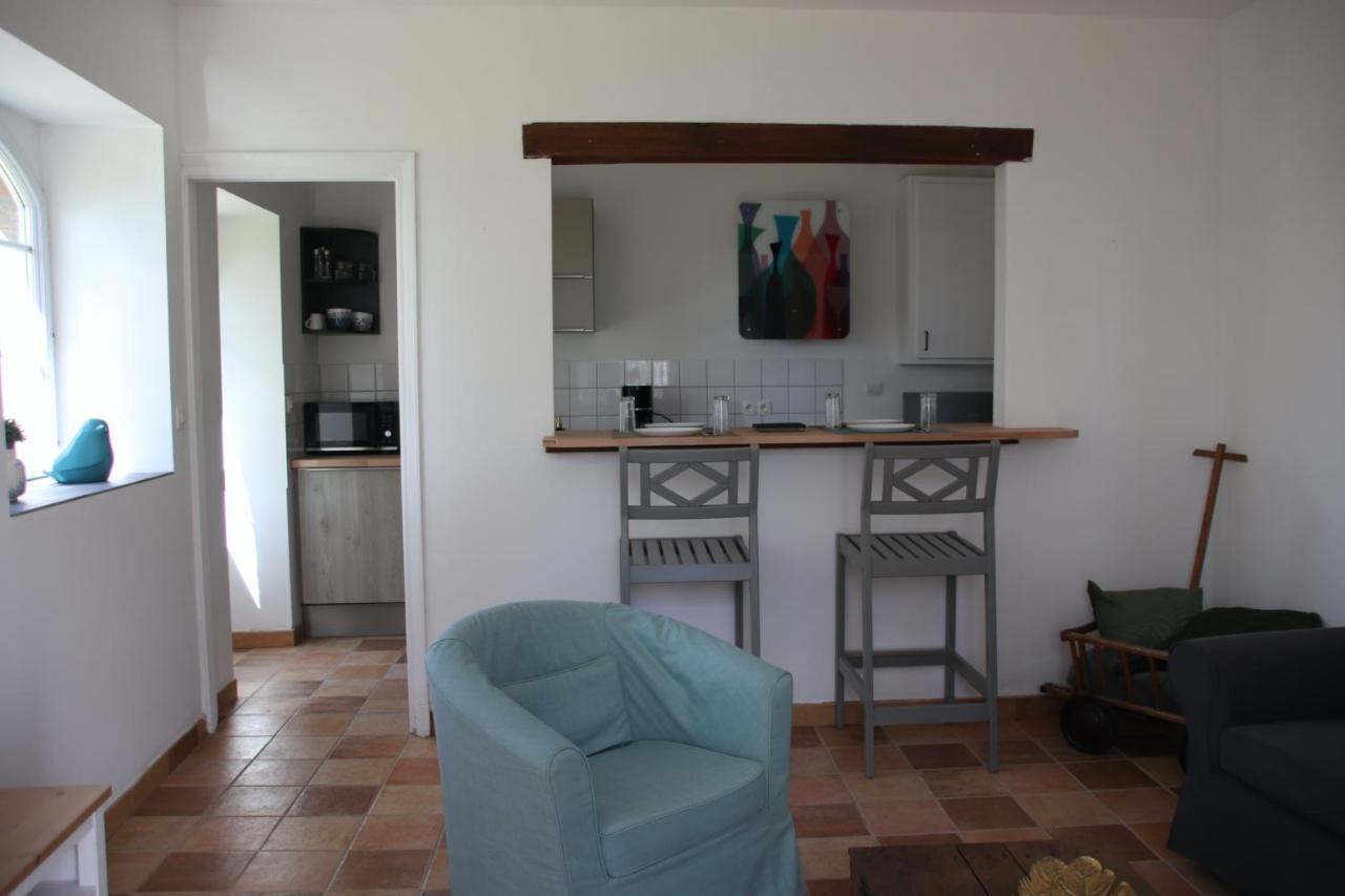 Le Vieil Home, Au Pied De La Cite Medievale La Haute-Chapelle Екстериор снимка