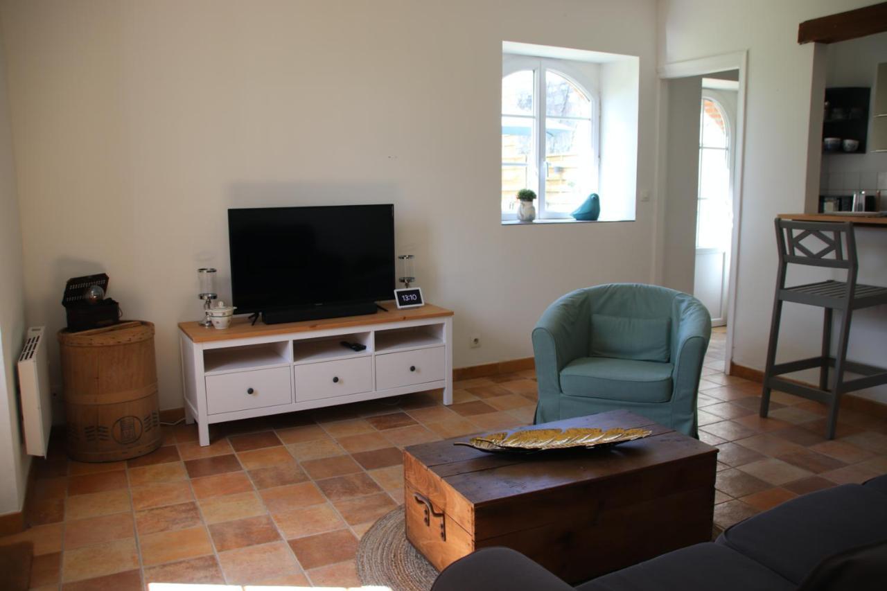 Le Vieil Home, Au Pied De La Cite Medievale La Haute-Chapelle Екстериор снимка