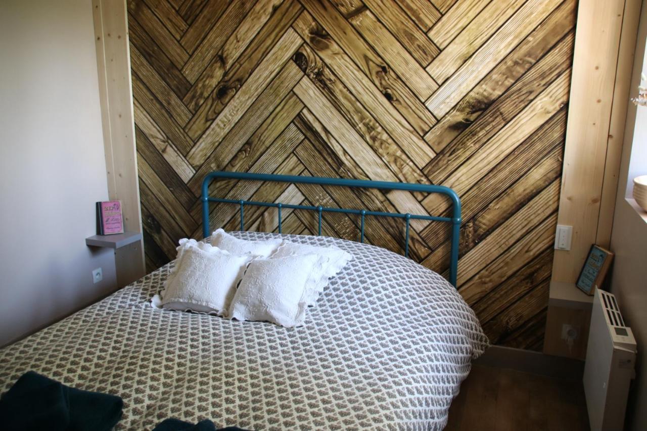 Le Vieil Home, Au Pied De La Cite Medievale La Haute-Chapelle Екстериор снимка